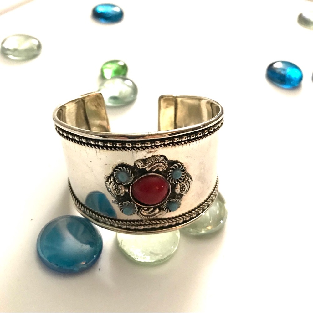 💰4/$25 Faux Carnelian & Blue Stone Silver Cuff
